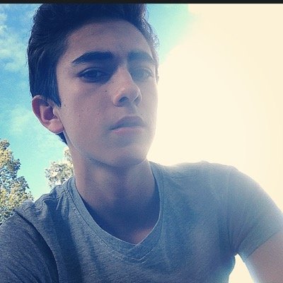 Por qué es taan perfecto? ❤️ 
     @EmilioRodma