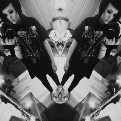 | Real | 18 | Bisexual | Aliens |