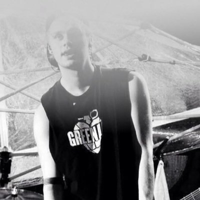 bands ruined my life, but i wasn't really doing anything with it anyway • kj is my cinnamon apple •