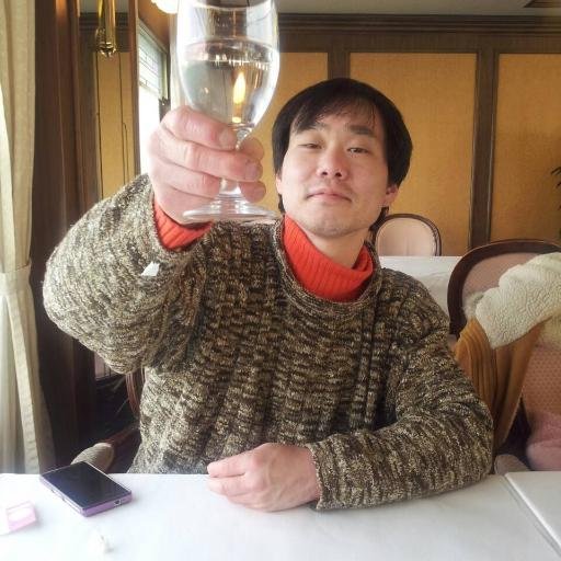 男性
大阪市内在住
好き ネコ🐱ネットサーフィン 
ブログ⇒https://t.co/KUgzzlvxuq
スプラトゥーン実況YouTube⇒https://t.co/v5palc0BpY…チャンネル登録してね✨
