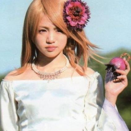 Aspiring pro dancer and interim leader of Team Gaim. Aspiring deity as well.