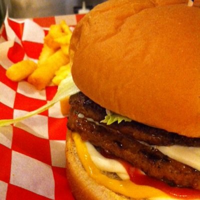 DoobiesDogHouse's profile picture. 