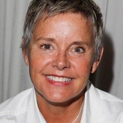 Hello there, it's Amanda Bearse! You may know me from Married with children as Marcy D'arcy or even from Fright night as Amy Peterson.