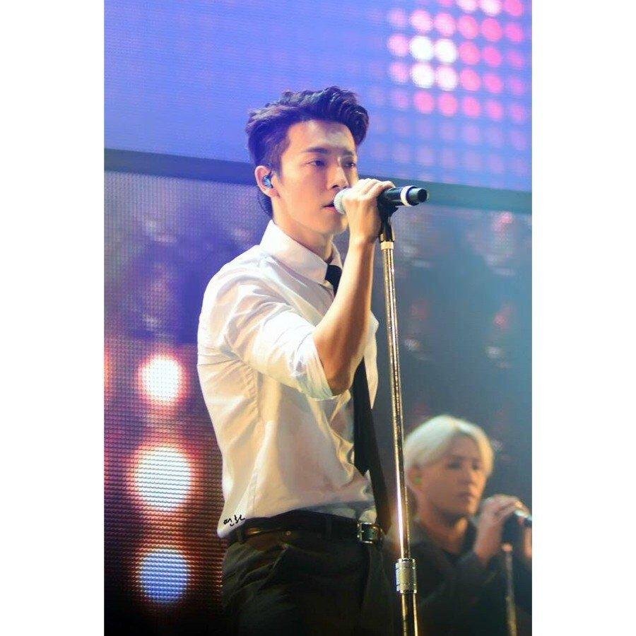 Roleplayer of Lee Donghae | ig @leedonghae twitter : @donghae861015 weibo : @donghai1015 | 140620 @jsuoje