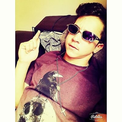 Boylieber , 15 anos , Hetero , E Não desista , por que e isso que as pessoas querem que você faça.