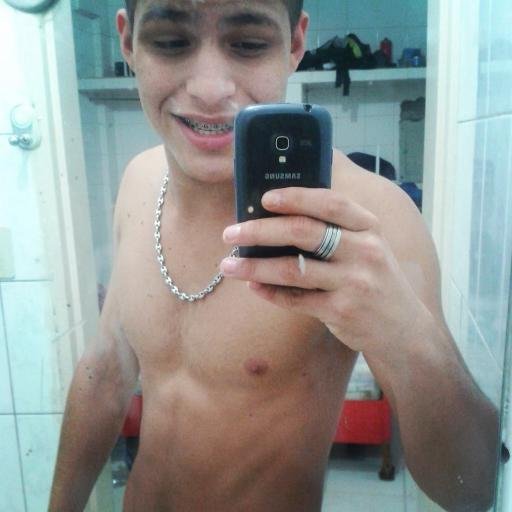 Soy como todos pero ningunos son como yo, unico me dicen perro si lo soy y que, pero solo por temporadas, no doy FOLLOWBACK tienes que ganartelo bie.
