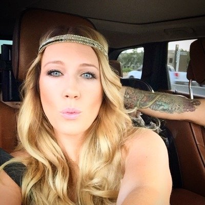 michellejlopez's profile picture. ✌🏼❤️🎵✂️