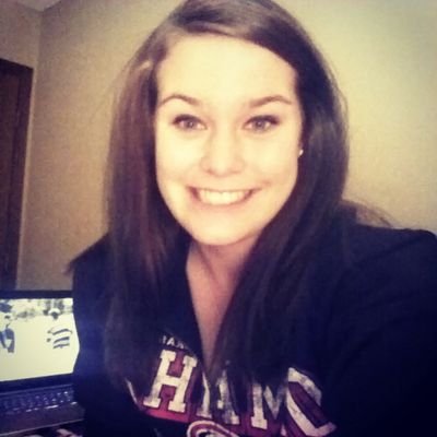 laur_ann330's profile picture. Business management major at UNO