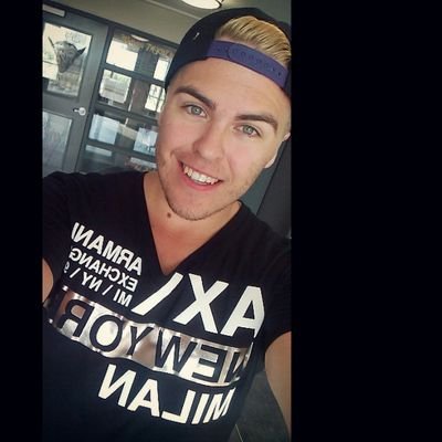 Instagram - mattyxox ! aspiring flight attendant, seneca college toronto -- tweeting life problems since '10 and going strong. xo