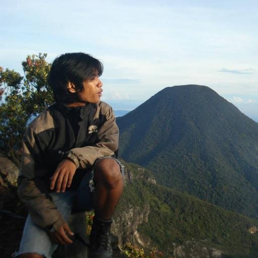 st_prayogi's profile picture. 