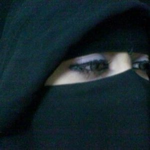 حسابي الرسمي و الوحيد '

الشاعرة / شوق الشمال '

شاعره  سعوديه تحمل الم والد الشهيد محمد الدره .