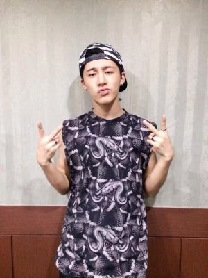 mic check 1 2 my name is B.I! 
lemme introduce ma hommies, iKON!