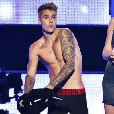 I'm a Belieber and a smiler. Let's make the world better