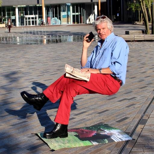 Beroeps Magisch-entertainer,specialiteit: Beursgoochelen,Table-Magic, Standup magic,Ballonfiguren voor Kids.