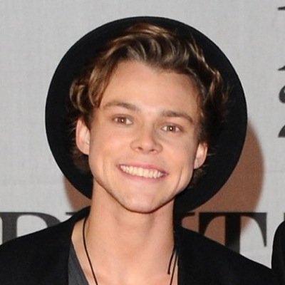 i'd pick front 5SOS than world peace.I'd rather get fingered by ashton than anal with michael.