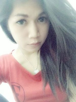 i love my God,i love my famzz,i love my hubby,and i love my plend