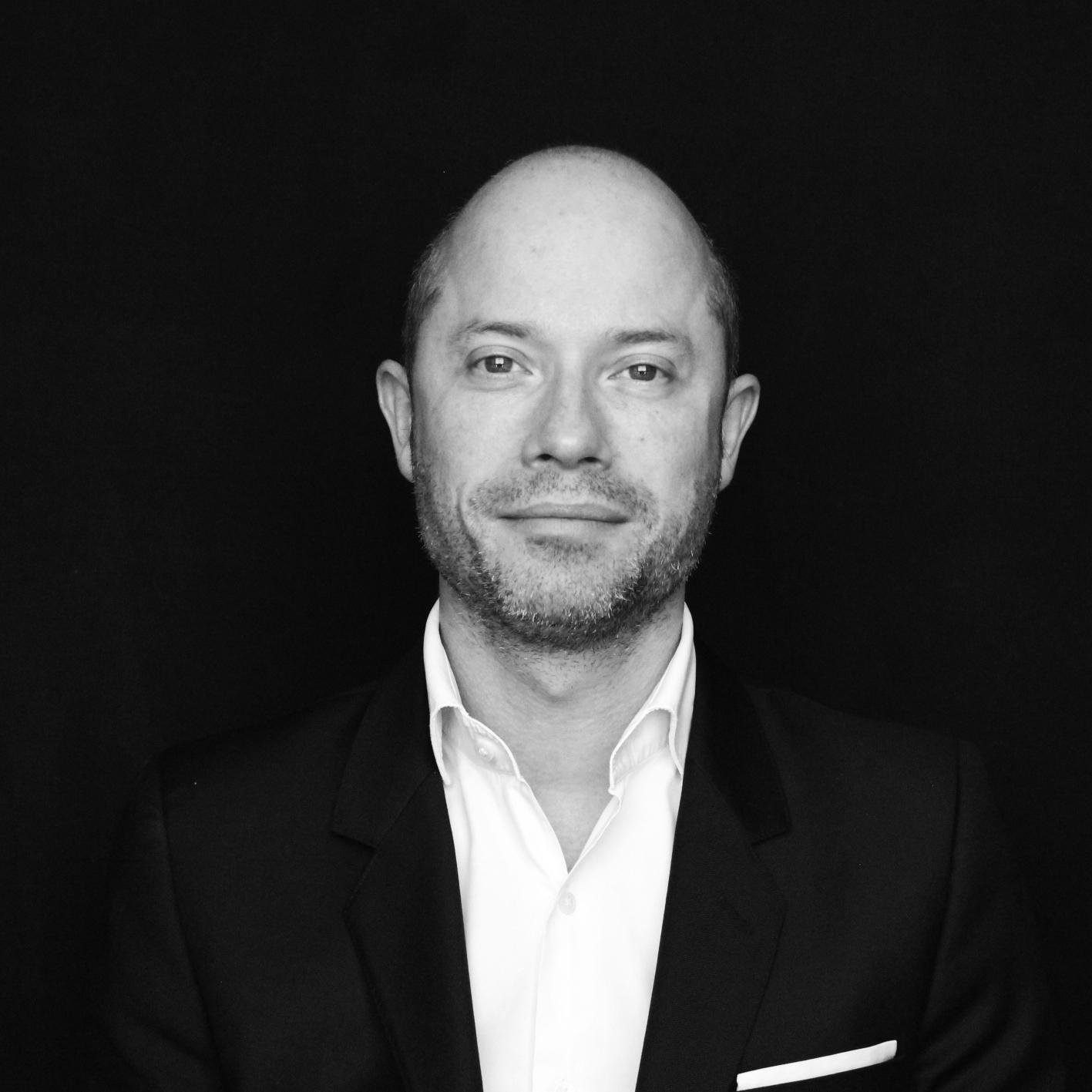 Formerly Rogers & Cowan, freuds, and now at Allison London. Husband. Father. Fan of eating.