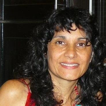 Profesora de la Universidade Federal da Bahia y UNC. Militante del derecho a la comunicación e investigadora sobre tecnologías digitales en la vida cotidiana