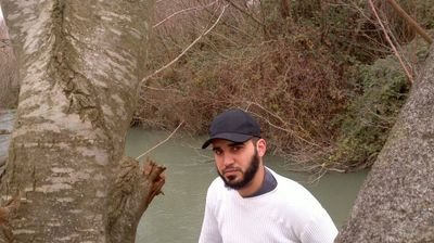 ‏‏مسلم ، طبيب سوري حمصي ، أنصر الإسلام على قدر استطاعتي ، أهتم لأمر المسلمين عامة وفي بلاد الشام خاصة .
اللهم فرج عنا وتكفل بنا ....  آمين آمين