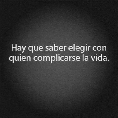 sabes mi nombre pero no mi historia sabes lo que hago pero no x lo que he pasado //me gusta hacer sentir bien a los demas pero me tratan como una mierda