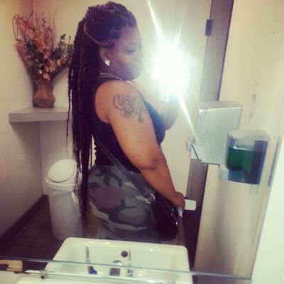 I CANT KEEP CALM IM A SCORPIO!  #FIESTY   ON A JOURNEY CALLED SUCCESS ← [PEACE & ♥]  @YoGottiKOM ♥ ( #TeamFB )