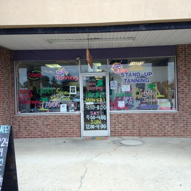 Clean, professional tanning salon with a friendly staff ready to serve you! Stand up & lay down tanning, spray tans, red light therapy and nails! 336-599-1983.