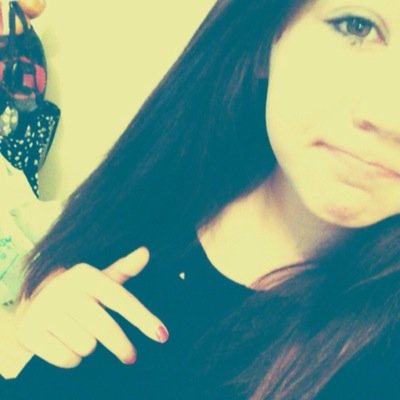 Follow me on vine! Brookeedesmond! Follow my Instagram! @Brookee_Desmond 
kisses for my bitches