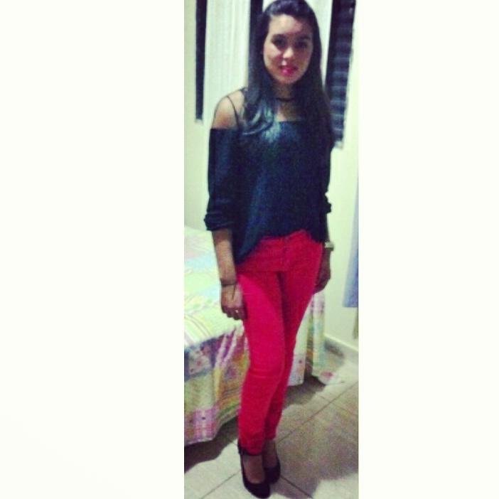 Perto de min  é o lugar , que você tem que estar
Te desejaria dia após dia , olharia pro seu e agradeceria por ter você ♫♪