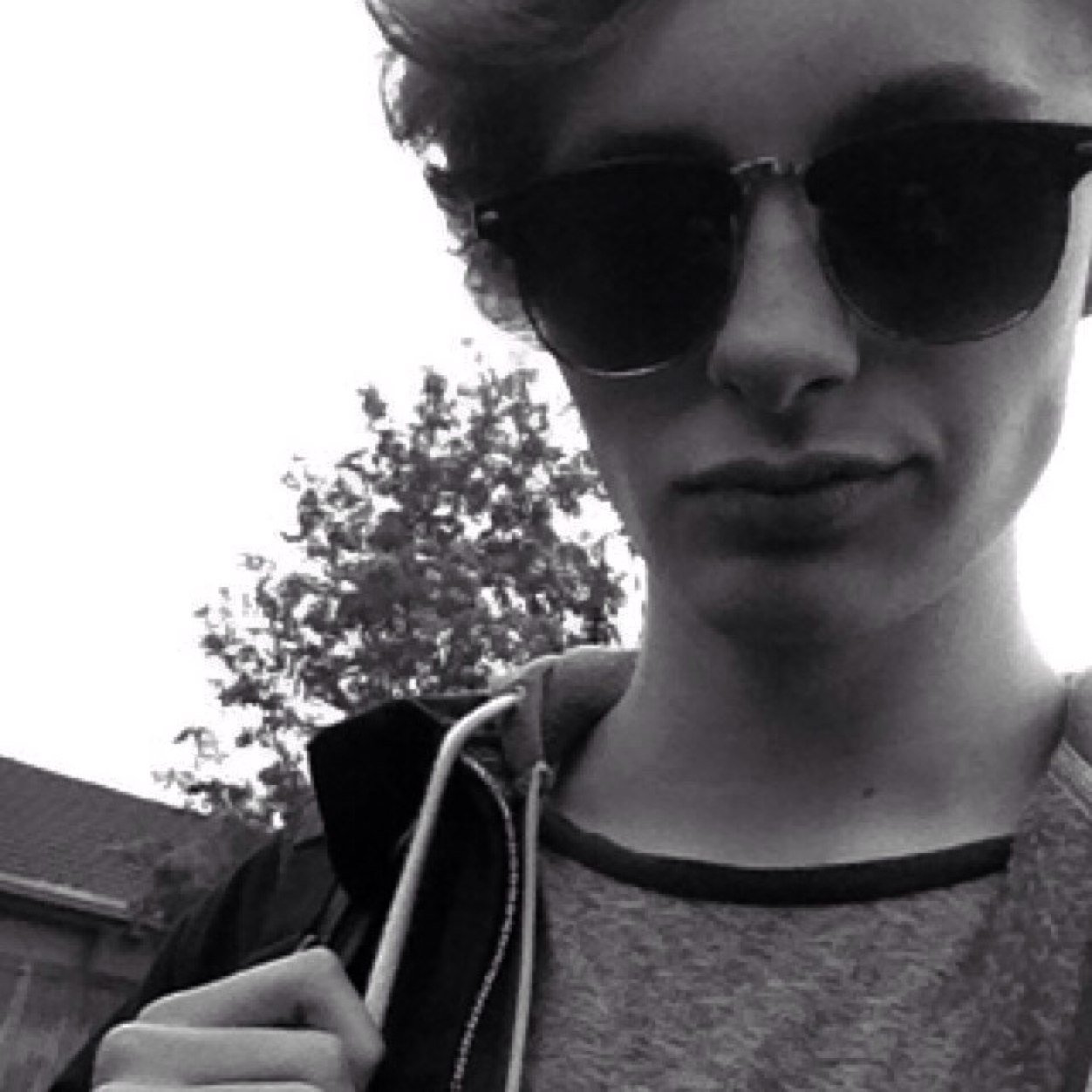 Sam_Chapman_'s profile picture. yo, white boy from south east england