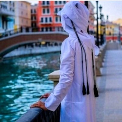عيني تناظر للسحب والسحب فوقق ~مدري عطش وإلا شموخ وطنااخه.   ♥
