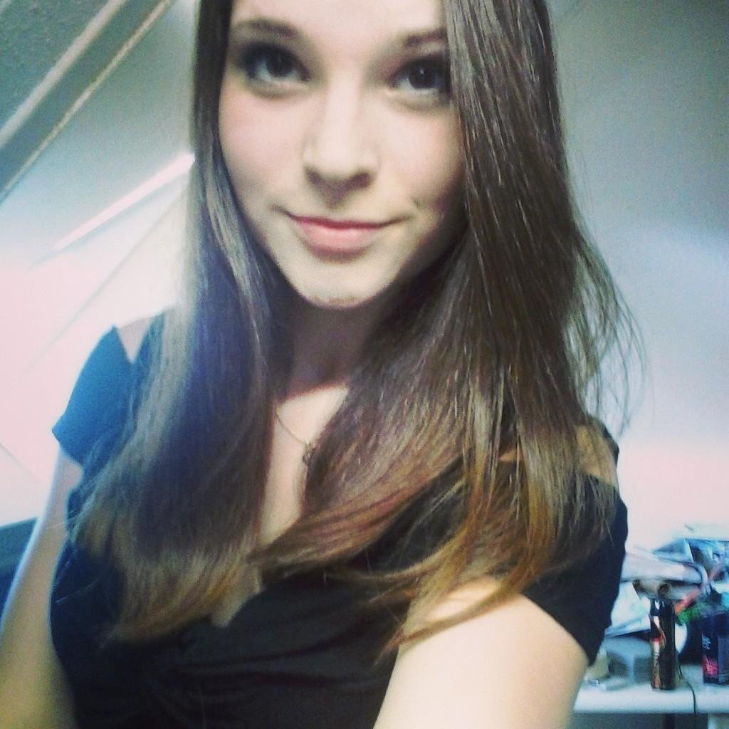 AmyFase's profile picture. Old enough to know better, young enough to do it. | Insta; AmyFase