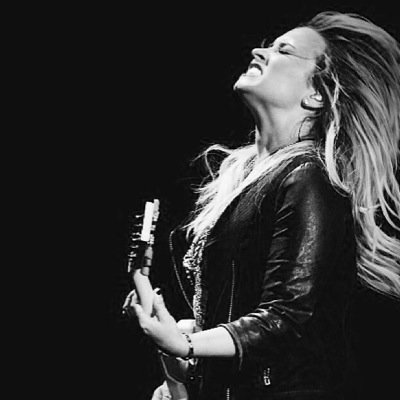 So I am a 22 years old girl. Obsessed by book characters & demi lovato. Ohyea I also like food & tv shows.