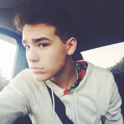free follow from @grierumdallas bc she loves you so you should follow her :)))