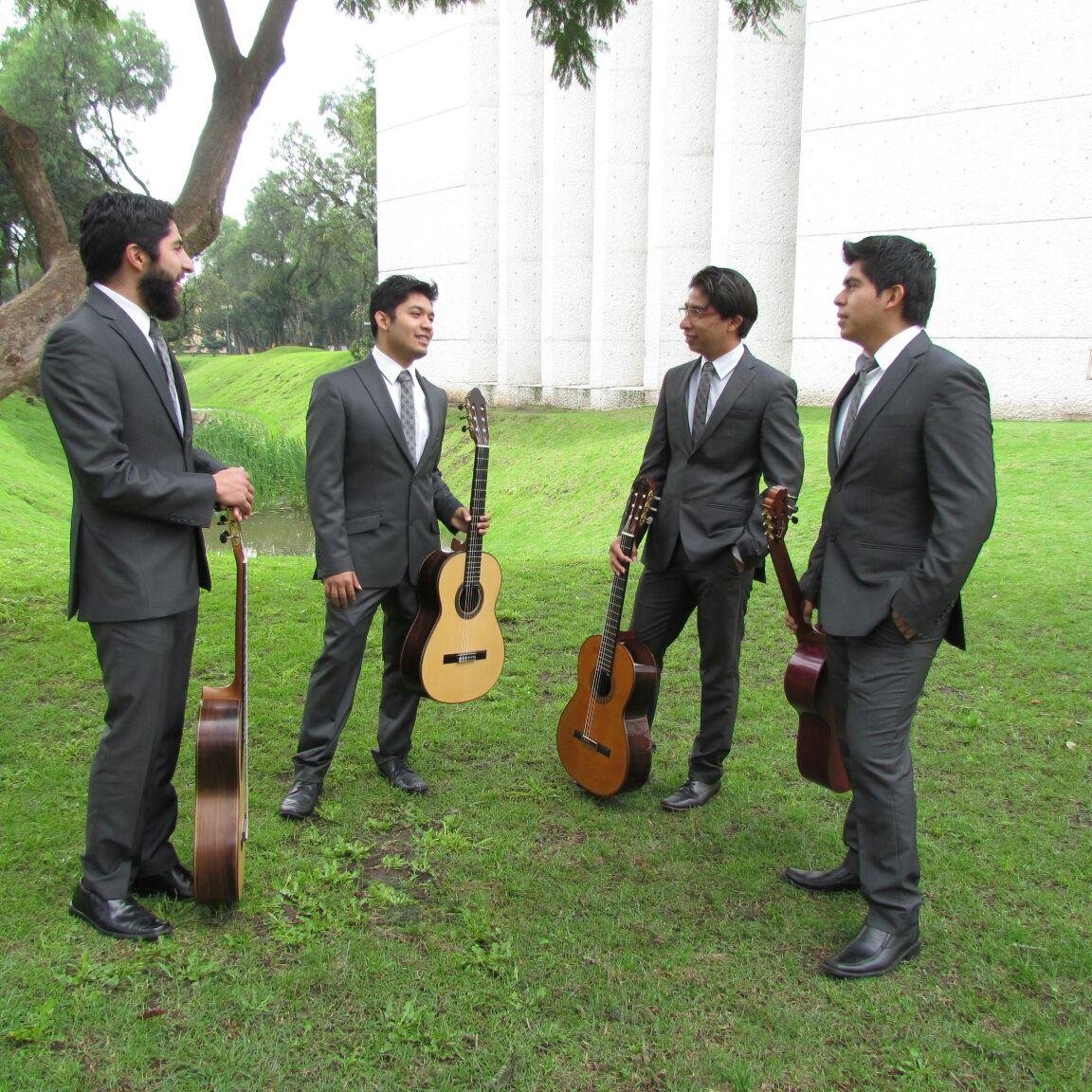 Nahui4Ollin's profile picture. Exploramos las posibilidades musicales de la guitarra, hacemos música de cámara,damos sonido al arte.