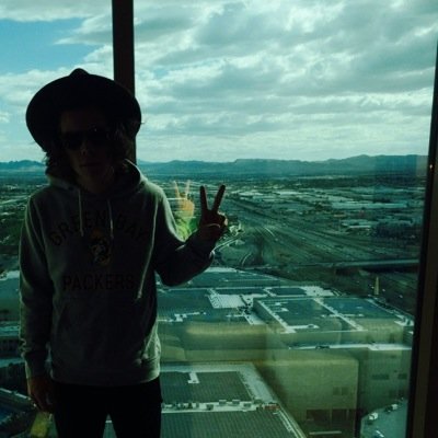 FOLLOW ME BACK ON MY ACCOUNT @Harry_Girl16 ..xx