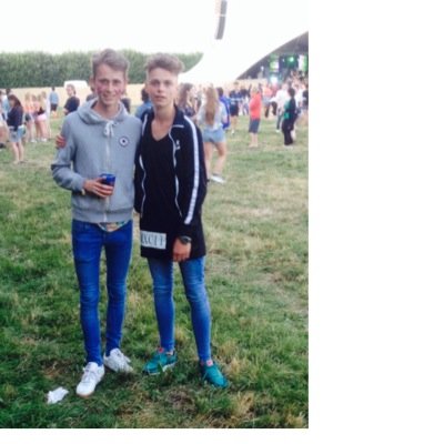 ElliotGoldenn's profile picture. MUFC 
Snapchat e_golden