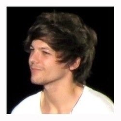 hi im trying to get to 4k before tommorow !!! please follow my account @nevourland :)