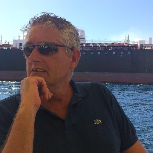 Publisher in Amsterdam / Antwerp / Curacao - loves wine, books, good food und so weiter 😎 (malaga)
