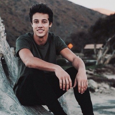 Saved account for @causejacob GO FOLLOW OKAY ❤️