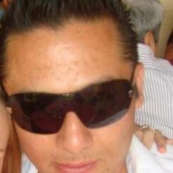ME DUELE LA CARA DE SER TAN GUAPO