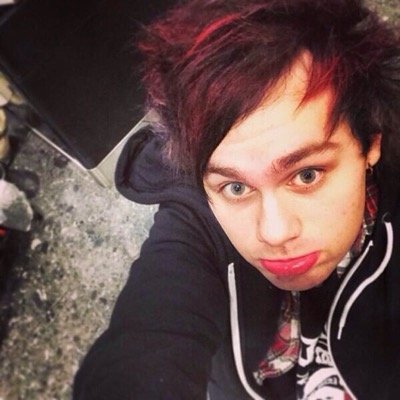 tanktopmashton's profile picture. @ashtondickwin lolz