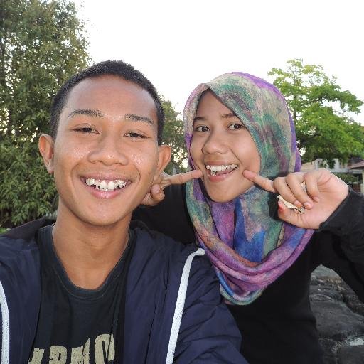 this is my good expression :) :D and fine  :* {} 14 JULI 1997 ILYSM @ekki_rezki17 :*