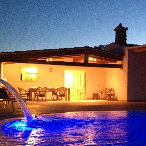 HOLIDAY  LUXURY  VILLA