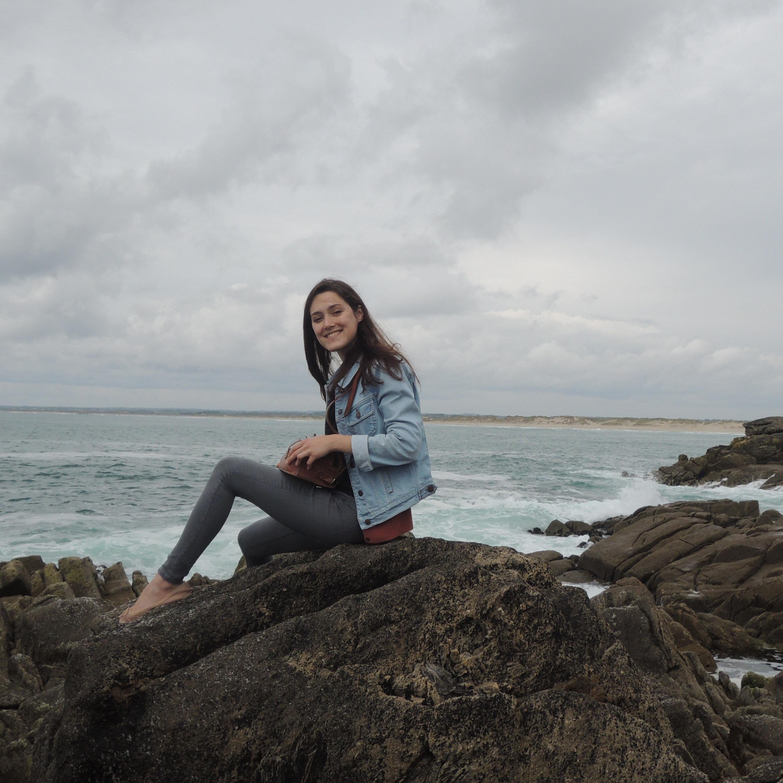 Graduated in international relations, CliMates member, experience in envtal NGOs, concerned/passionate & involved in climate issues & latin America