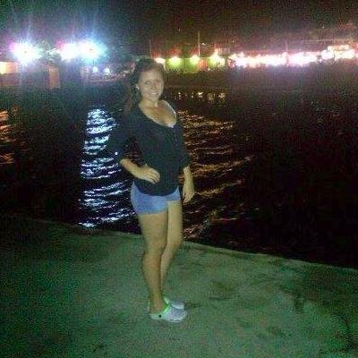 fría como el hielo, pero se derrite en las manos indicadas. ♡Carabobo fc, amando a la enferma de @isablhurtado15♡