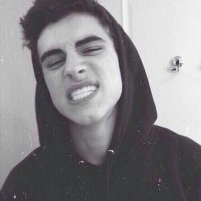 captain of the football team ||12th grade 18 years old, art, cooking.||