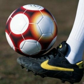 احب الرياضه وخاصتا كره القدم  وايضا عاشق للهلال