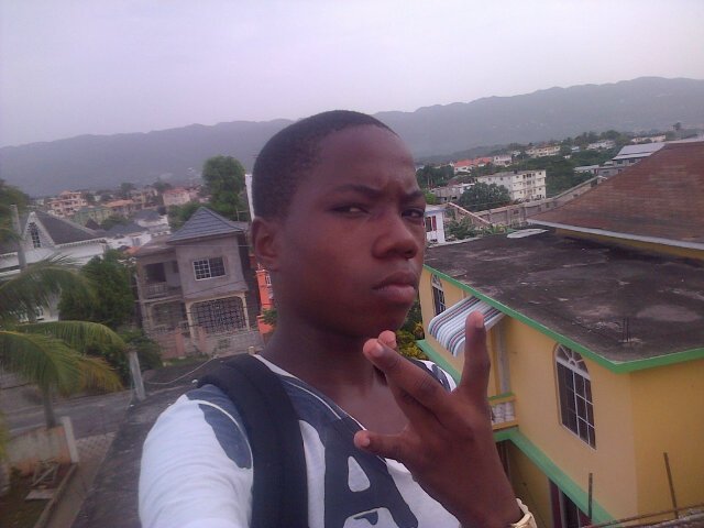 Real g