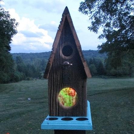 I'm the birdhouse builder,  retired Air force  and living the life. I live on a small horse farm with my wood shop in the back, love bird http://t.co/2sgfg6sQbQ