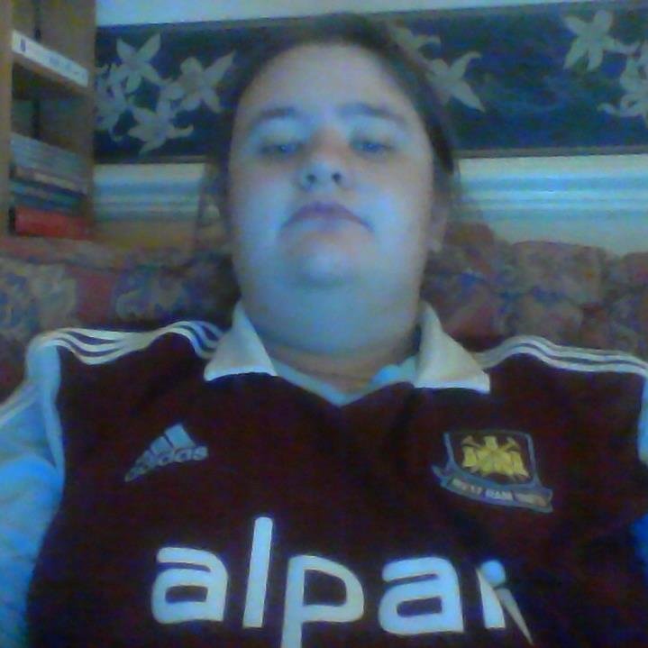 i am 21 years old i live in chelsea London   i have two brothers George and Ashton   only gril in the family i have 4 kids two son and two Daughters